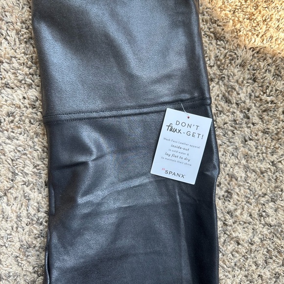 Spanx faux leather leggings - Picture 3 of 5